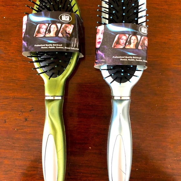 2 New HALSA PROFESSIONAL Hairbrushes - Picture 2 of 5